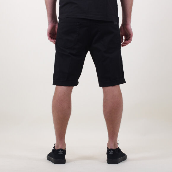 Carhartt WIP - Carhartt WIP - Swell Short | Black