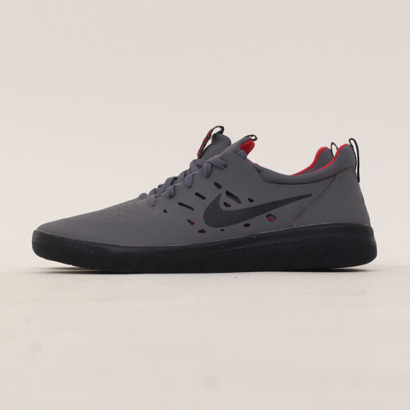 Nike SB - Nike SB - Nyjah Free | Grey/Black/Red