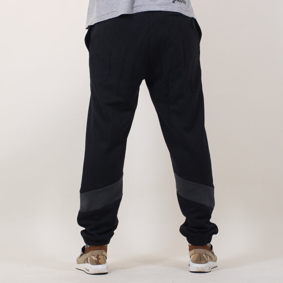 Nike SB - Nike SB - Dry Icon Track Pant | Black/White