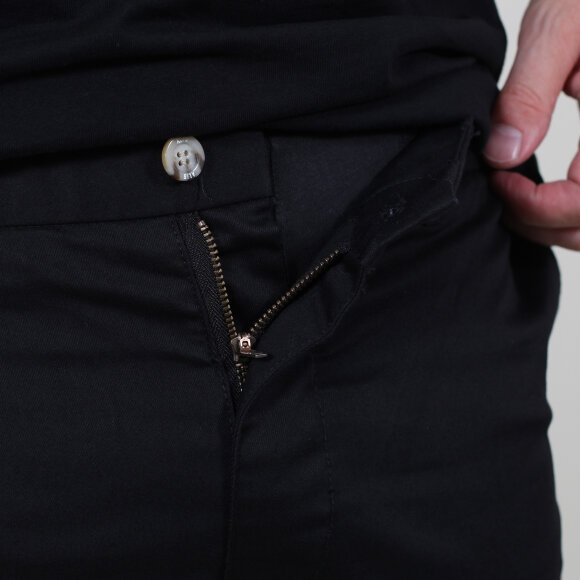 Alis - Classic Box Chino Pant | Black