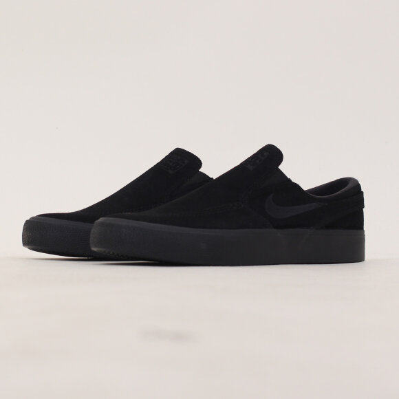 Nike SB - Nike SB - Zoom Janoski Slip Remastered | Black/Black