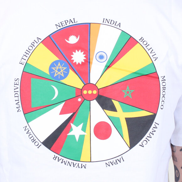 Alis - Going Global T-Shirt
