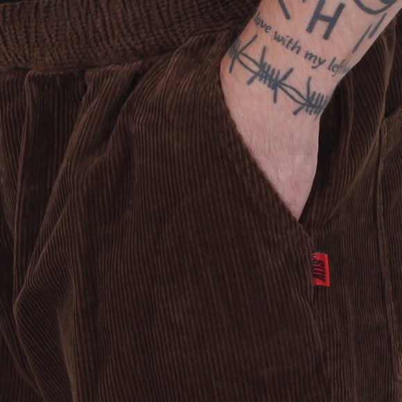 Alis - Classic Corduroy Baggy Pant 