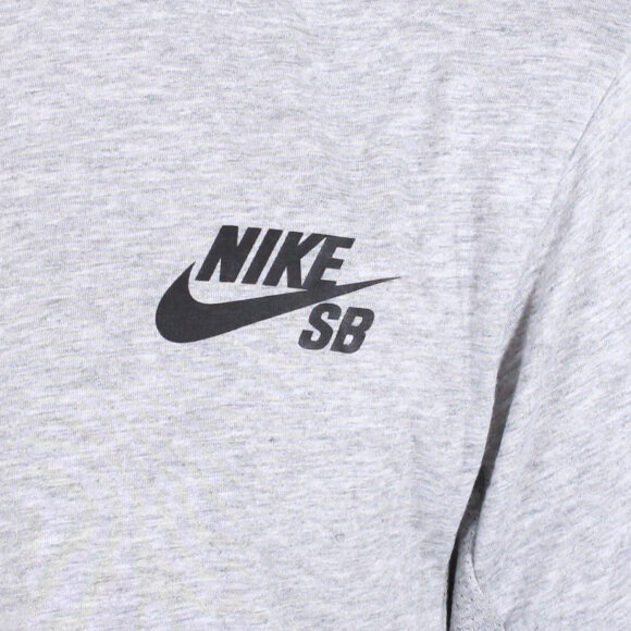 Nike SB - Nike SB - T-shirt Skyline | Grey