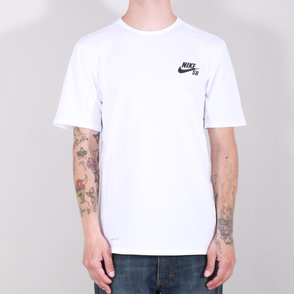 Nike SB - Nike SB - T-shirt Skyline | White