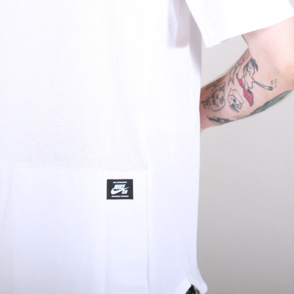 Nike SB - Nike SB - T-shirt Skyline | White