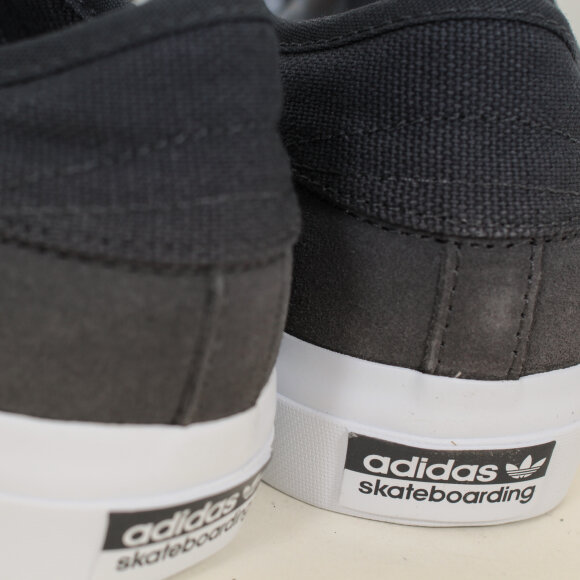 Adidas matchcourt adv grey top